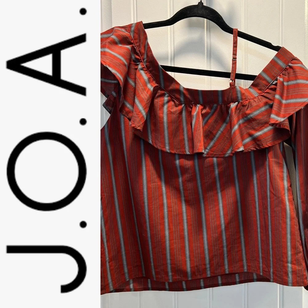 J.O.A. Los Angeles maroon blouse. One long sleeve. Size Medium.‎